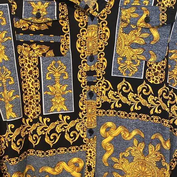 NWT GOLD & BLACK BUTTON UP - Picture 5 of 9